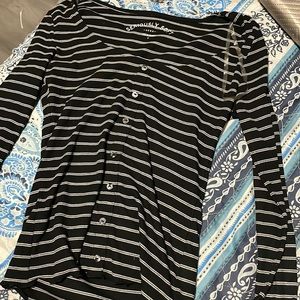 Black Aeropostale shirt